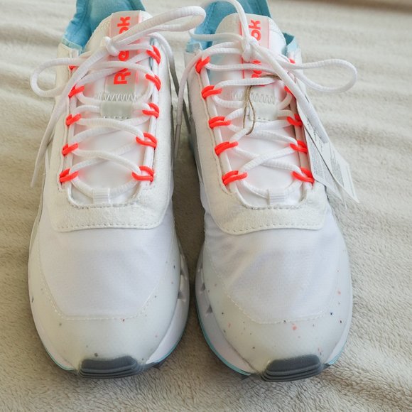 NIB Reebok Legacy 83 Retro Running Inspired Shoes - Picture 5 of 9